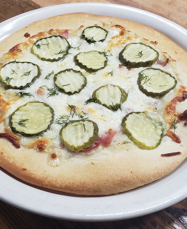 Dill-pickle-pizza.jpg